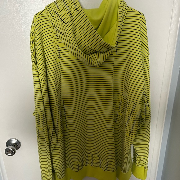 Men’s Puma XL sweatshirt new with tags - Picture 2 of 3